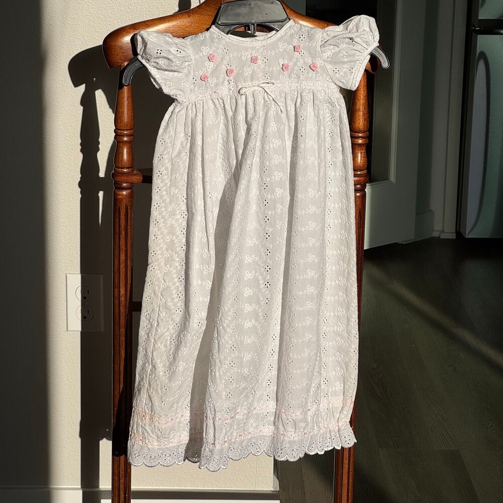 VTG Baby Christening Dress White Eyelet Embroidered Baptism Gown Rosebuds 12-18M